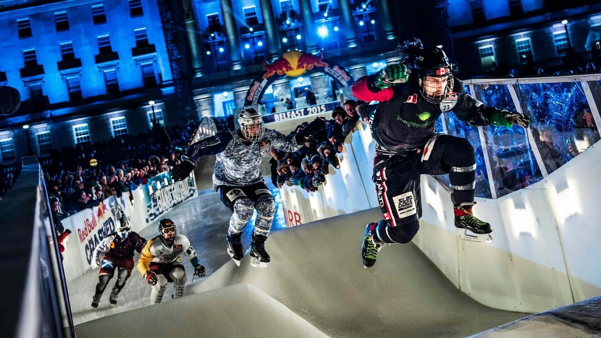 Айс кросс. Айс кросс даунхилл. Red bull Ice Cross. Гонки на коньках Red bull. Экстремальный спуск на коньках.