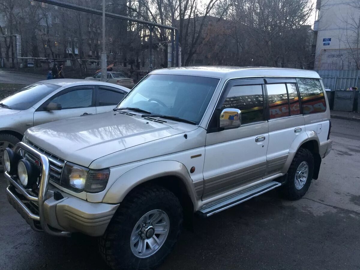 Pajero 2000 год. Митсубиси Паджеро 2 1992. Мицубиси Паджеро 1992. Митсубиси Паджеро 2 белый. Митсубиси Паджеро 1992 года.