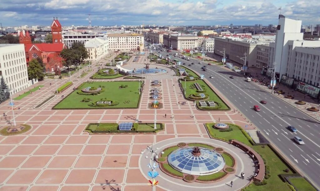 Минск пл. Площадь независимости Минск. Главная площадь Минска. Площадь Незалежности в Минске. Минск Центральная площадь.