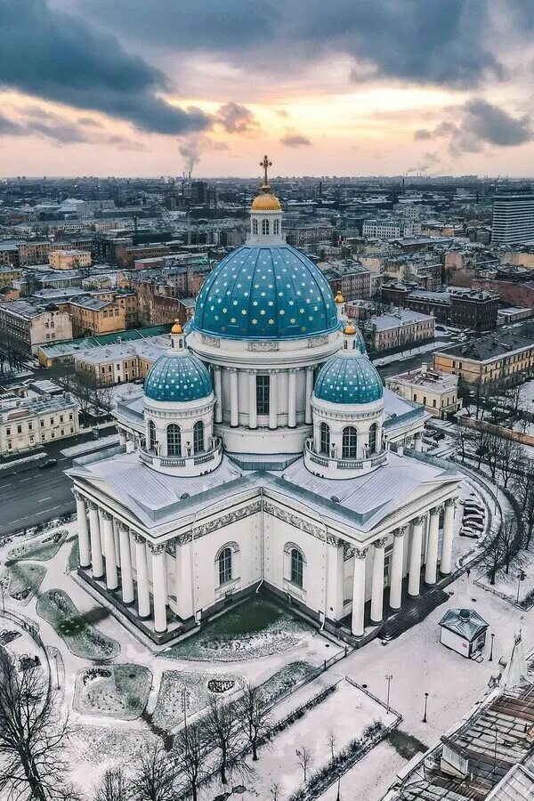 Собор святой живоначальной троицы лейб-гвардии измайловского полка. Измайловский собор спб. Троицкий измайловский собор. Свято троицкий измайловский собор внутри. Собор святой живоначальной троицы лейб-гвардии измайловского полка.