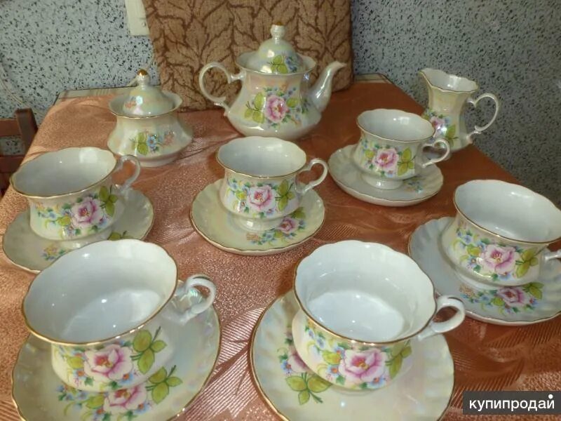 Сервиз мадонна гдр кахла. Чешский сервиз мадонна золотой. Столовый сервиз гдр кахла мадонна. Кофейный сервиз мадонна гдр золотой. Обеденный сервиз мадонна.