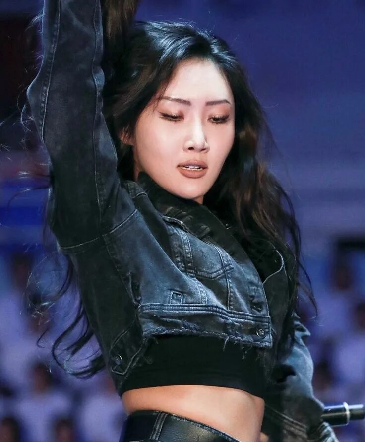 Хваса. Хваса mamamoo. mamamoo hwasa. хваса из mamamoo. хваса корейская певица.