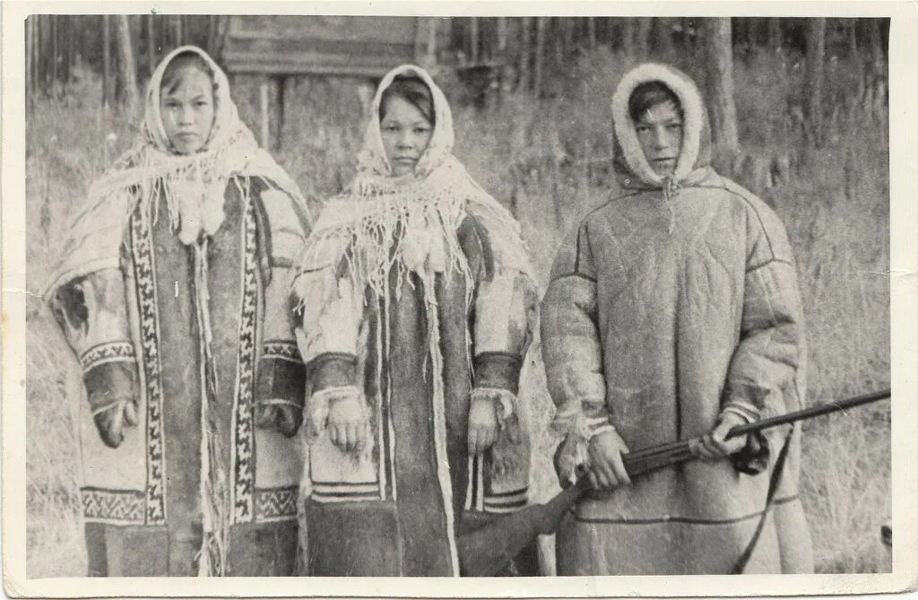 Песни манси. Народы Урала вогулы (манси). Манси Анямов. Коренные народы Урала вогулы манси. Манси остяки.