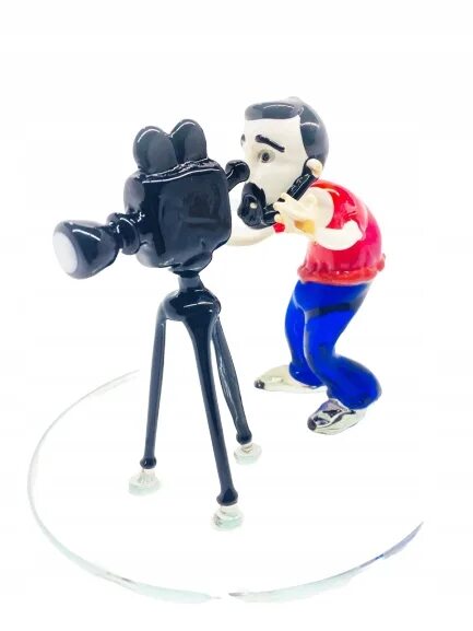 Фигурка камеры. Статуэтка камеры. Фигурка камера. Статуэтка оператора. Фигурки камера менов.