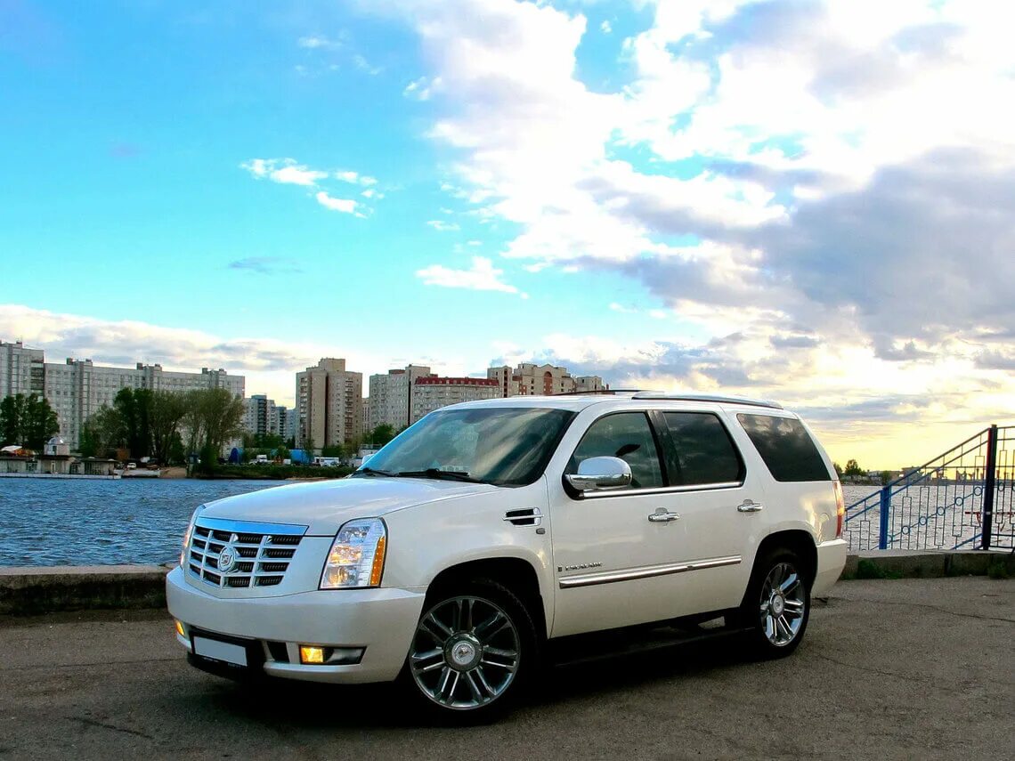 Кадиллак эскалейд платинум. Кадиллак эскалейд 2013. Cadillac escalade platinum 2007. Кадиллак escalade. Cadillac escalade 2006.