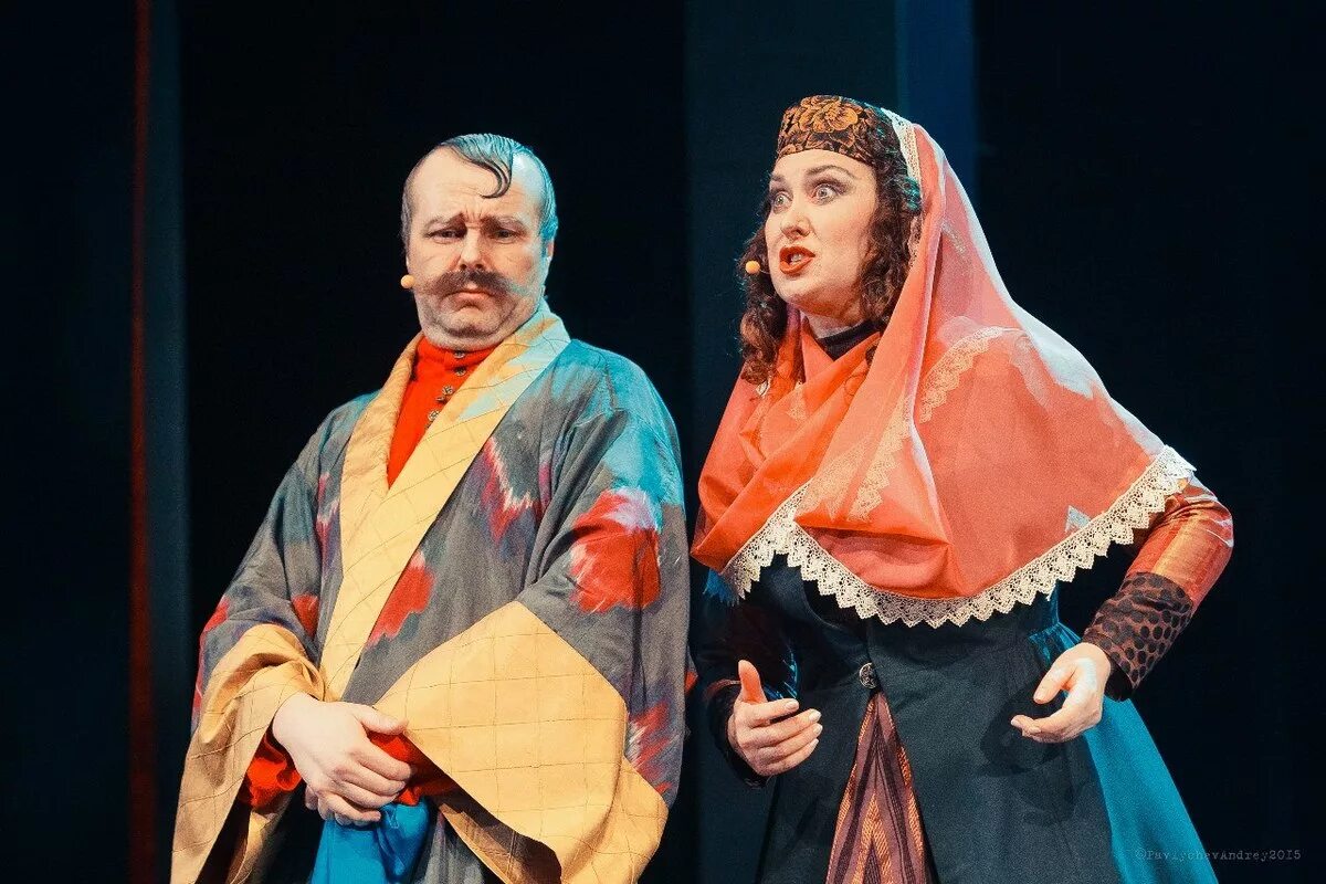 Ханума спектакль сколько времени идет. Молодежный театр уфа ханума. Ханума спектакль сколько времени идет. Ханума фильм 1978. Музкомедия ханума волгоград.