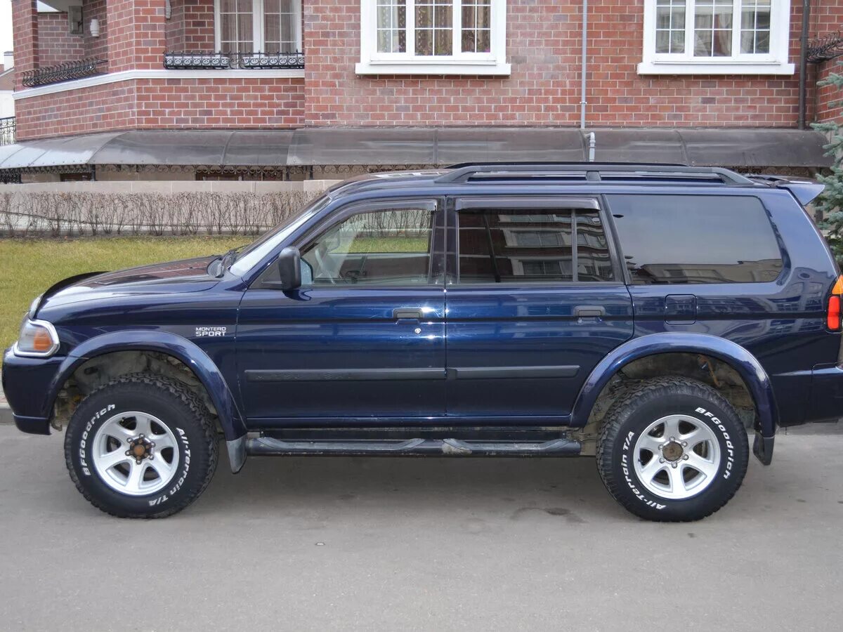 Montero sport купить. Montero Sport 2003. Митсубиси Монтеро спорт 2003. Мицубиси Монтеро спорт 1. Montero Sport 2003 Blue.