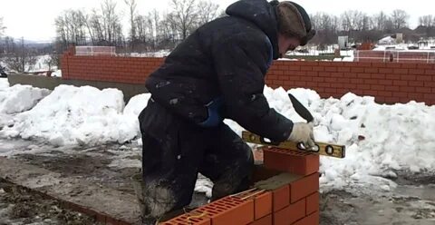 Кирпич зимой