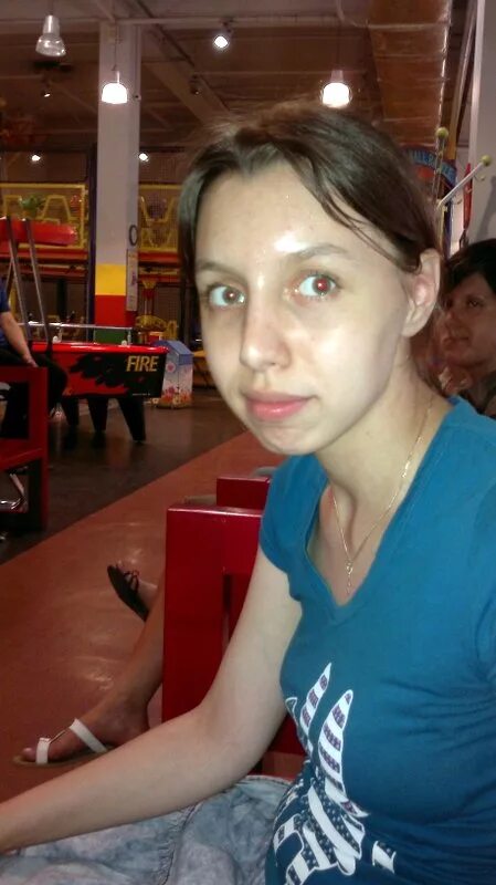 Глухих девушка. Слабослышащая девушка. Слабослышащих познакомиться девушка. Слабослышащих познакомиться девушка. Глухая девушка.