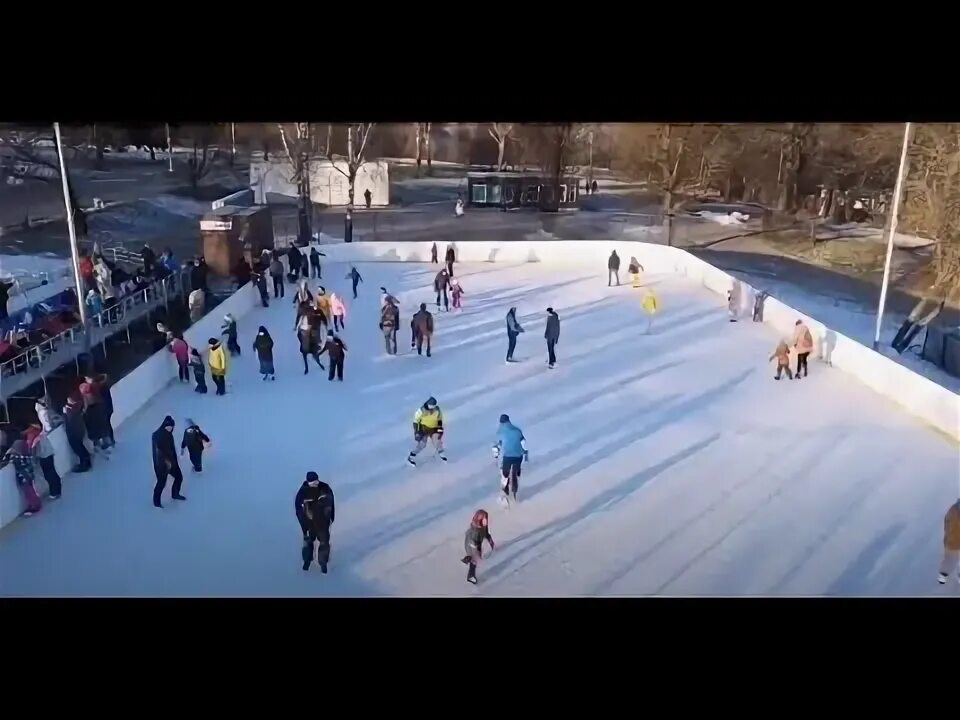 Каток митино билеты. Парк «Митино» каток «Льдинка». Каток Льдинка Митино. Каток на Митинской. Ландшафтный парк Митино каток.