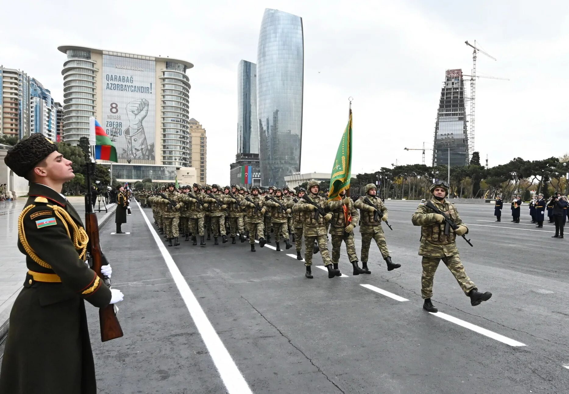 Азербайджан в ноябре. Парад Победы Баку 2020. Парад Победы Азербайджан 2020. Военный парад Азербайджана 2020. Парад Победы Азербайджан армия.