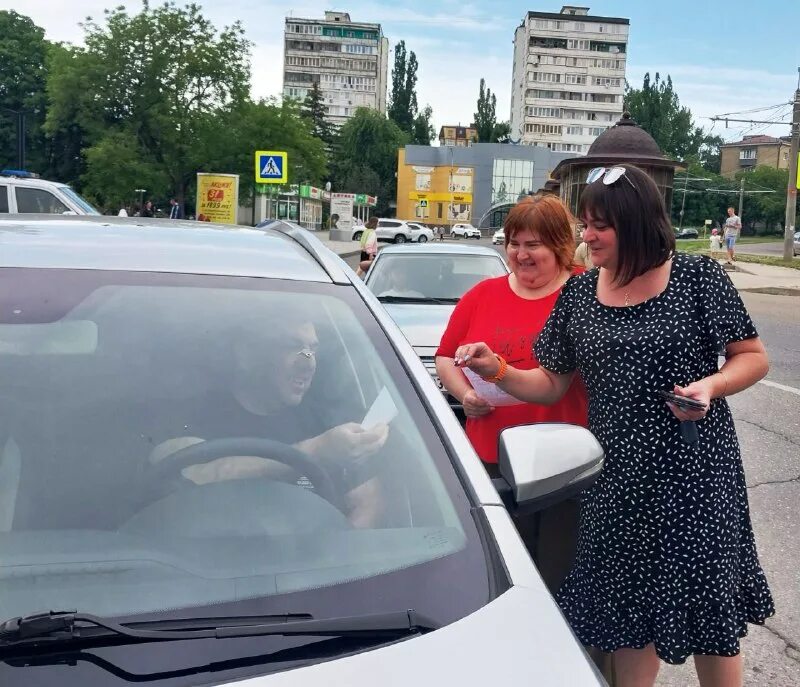 Фото пятигорские таксисты. Водитель категории е\тонар. Работа водитель пятигорск свежие. Водитель категории d. Фото пятигорские таксисты.