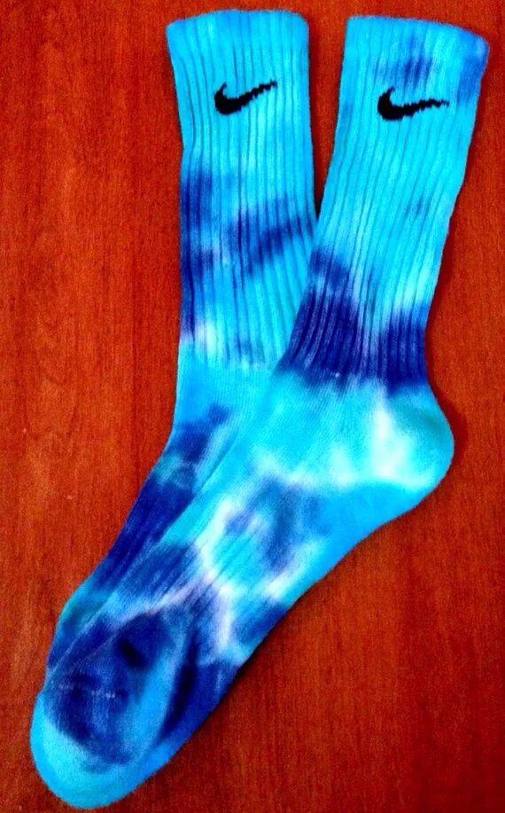 Носки Nike Tie Dye. Nike Tie Dye Socks. Носки Nike tai dai. Носки найк градиент.