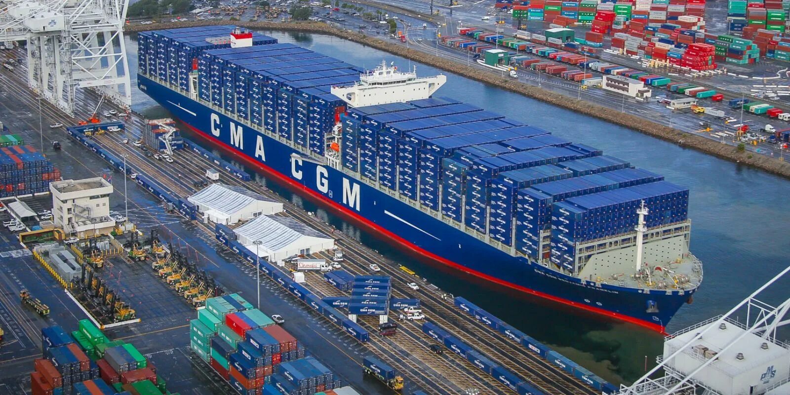 Cma tracking. Cma cgm корабль. контейнеровоз cma cgm. контейнеровоз mol comfort. контейнеровоз hamburg senator.