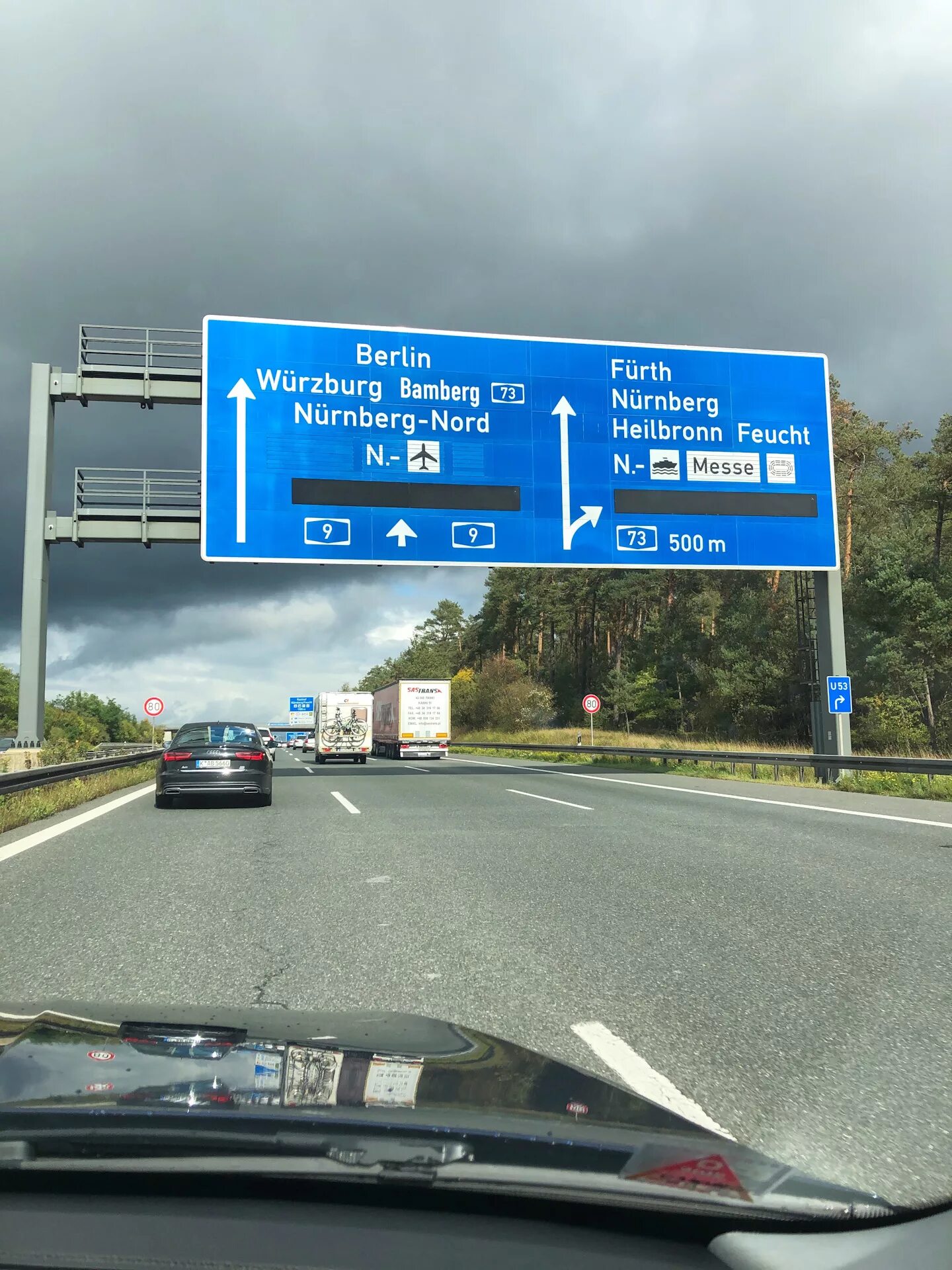Автобан номер. Autobahn в германии. автобан указатель. знаки на автобане в германии. автобан в германии платный ?.
