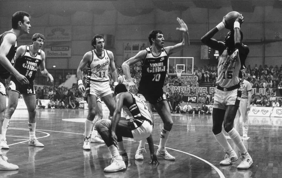 Первая баскетбольная команда. Мюнхен 1972 баскетбол. Баскетбол на Олимпийских играх 1936. Баскетболисты США 1972.