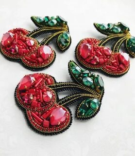 Край броши бисером