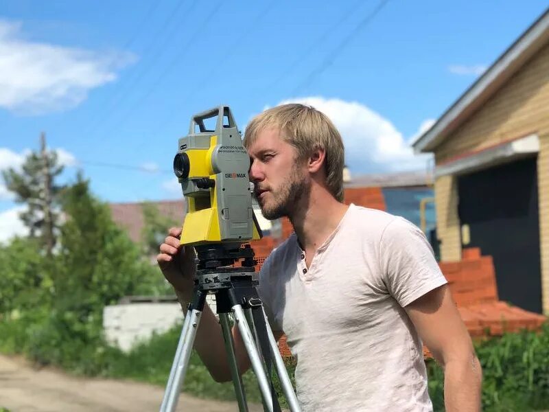Кадастровый инженер. Кадастровый инженер получение аттестата. Услуги кадастрового инженера. Инженерно-геодезические изыскания. Кадастровый инженер нижний.