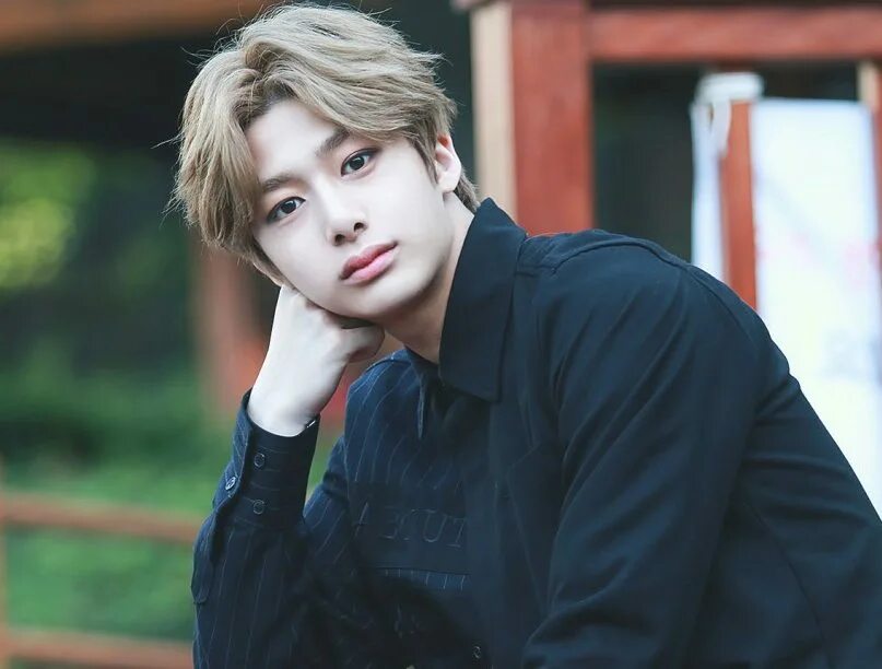 Че хёнвон monsta x. Monsta x hyungwon. Hyungwon. Че хенвон. Че хенвон.