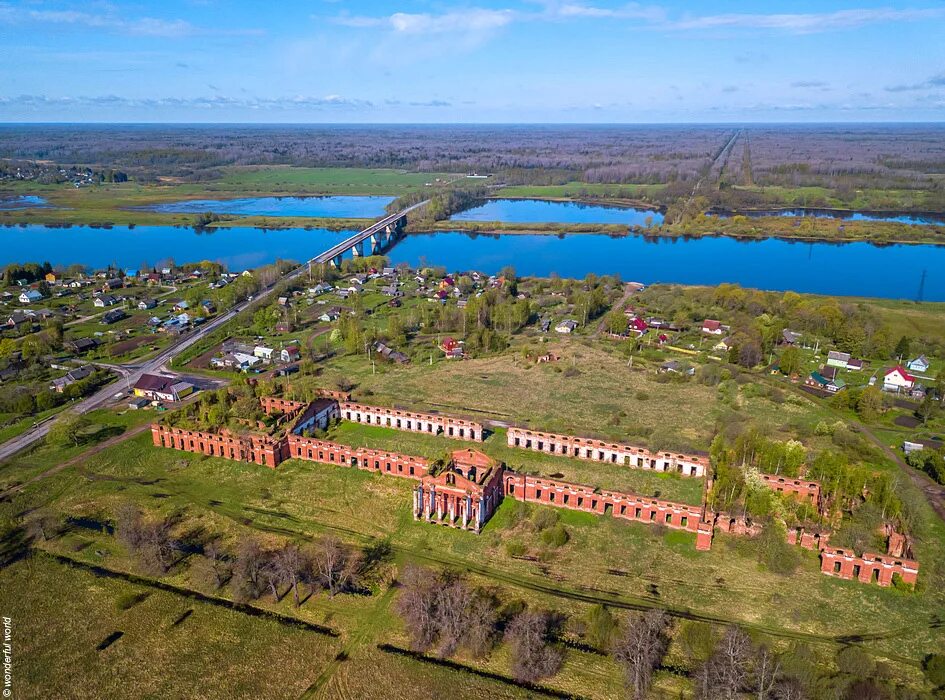 Сайт поселения новгородской области. Аракчеевские казармы Великий Новгород. Аракчеевские казармы Селищи. Селищенские казармы Новгородская. Аракчеевские казармы в Новгородской области Селищи.