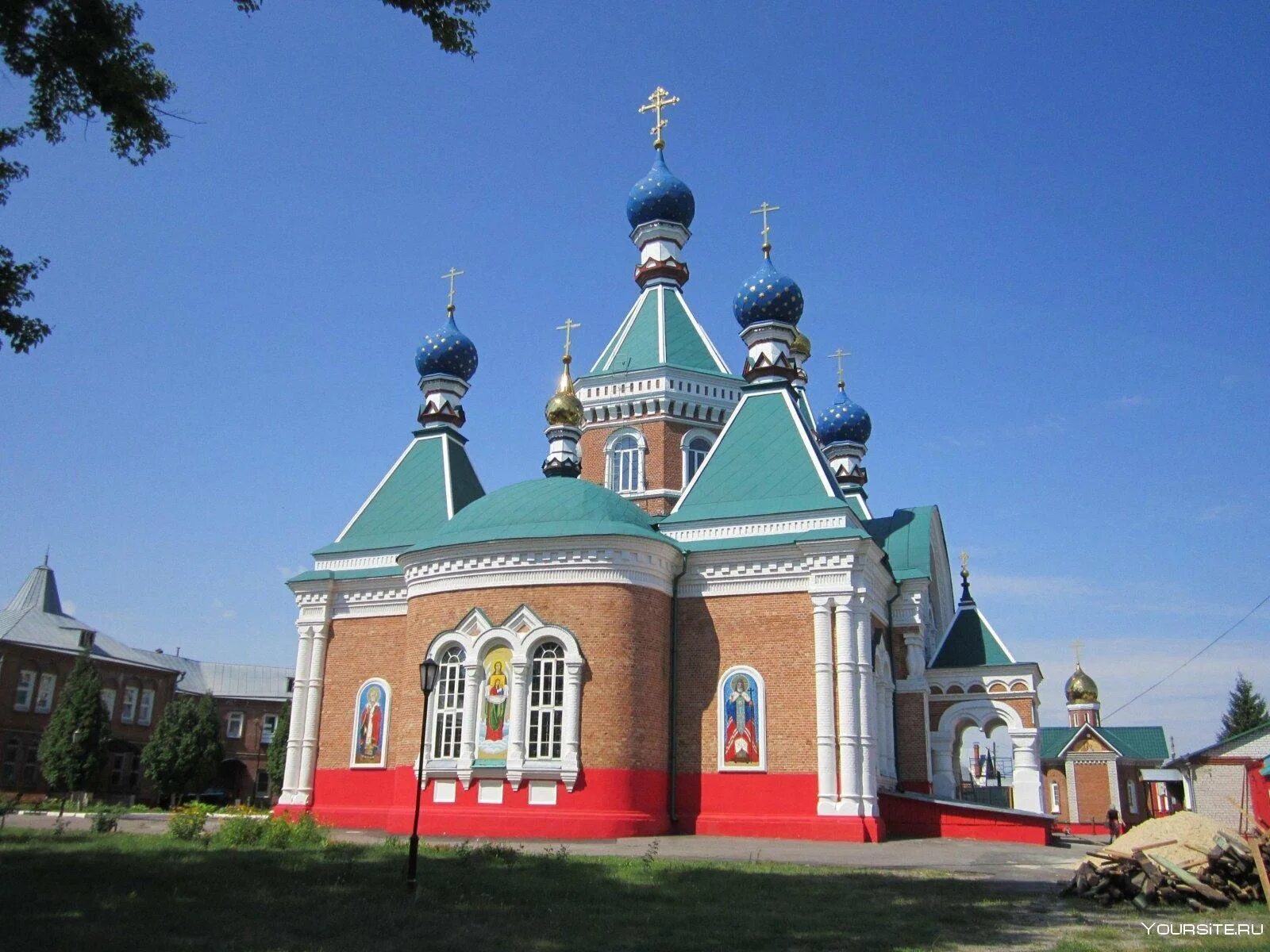 Ортодокс воронеж мужской. Казанский храм Воронеж. Храм в честь Митрофана Воронежского г Воронеж. Казанский храм Воронеж 2022. Воронеж улица Суворова 79 Казанский храм.