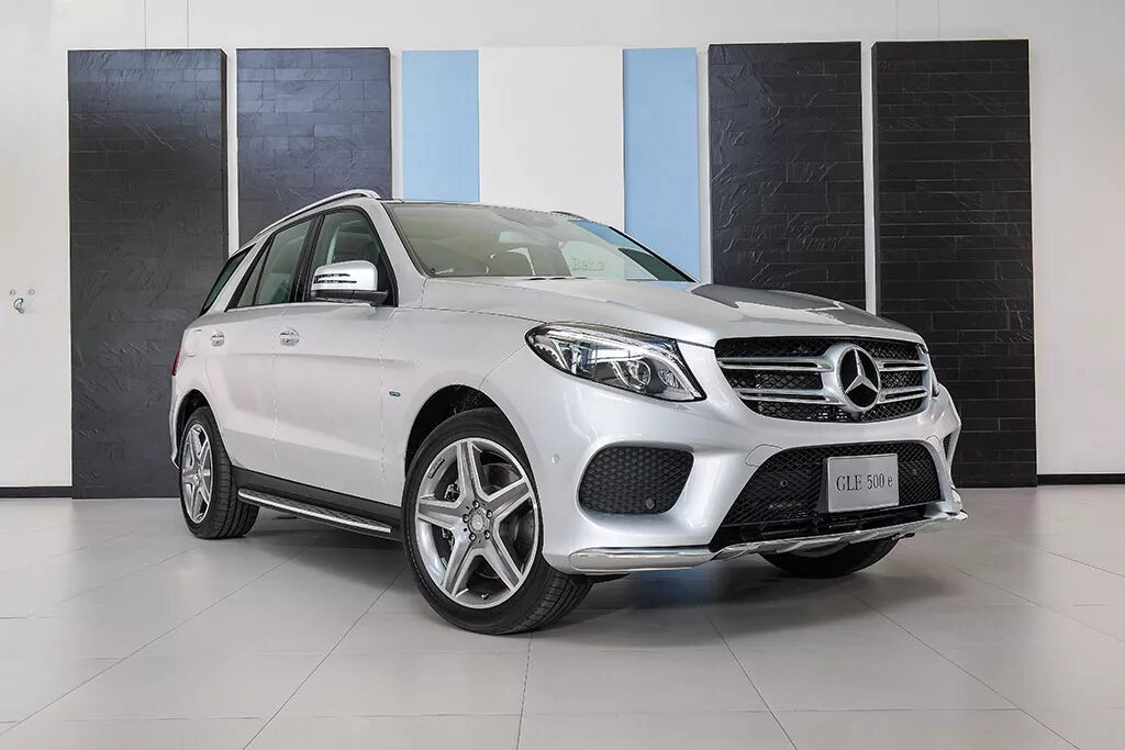 Мерседес Бенц GLE 500e. GLE 500 E 4matic AMG. Mercedes-Benz GLE 500e 4matic 2016 года. Белый Мерседес GLE 500. Купить мерседес 4 матик