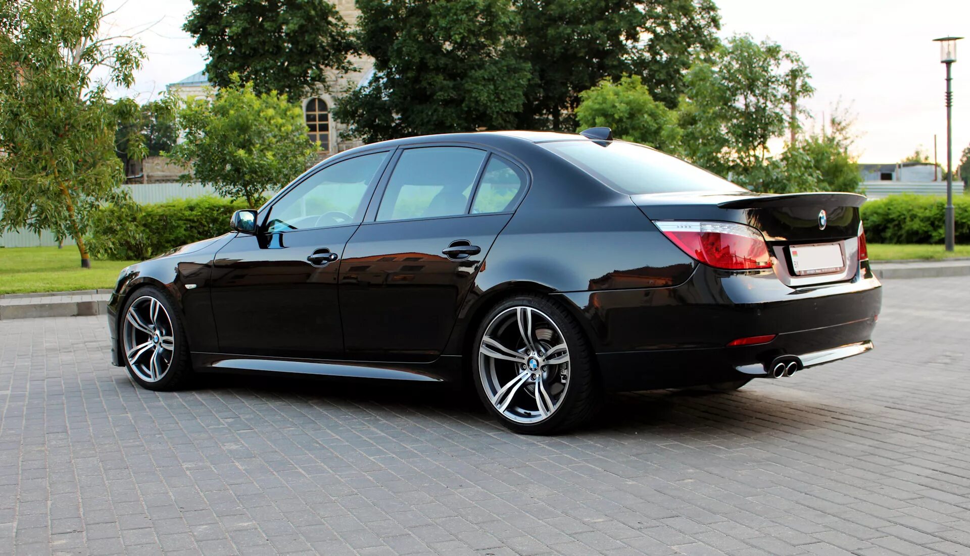 BMW 5 e60 r 21. BMW e60 long. BMW 5 e60 r18. BMW e60 r21. Диски на м5