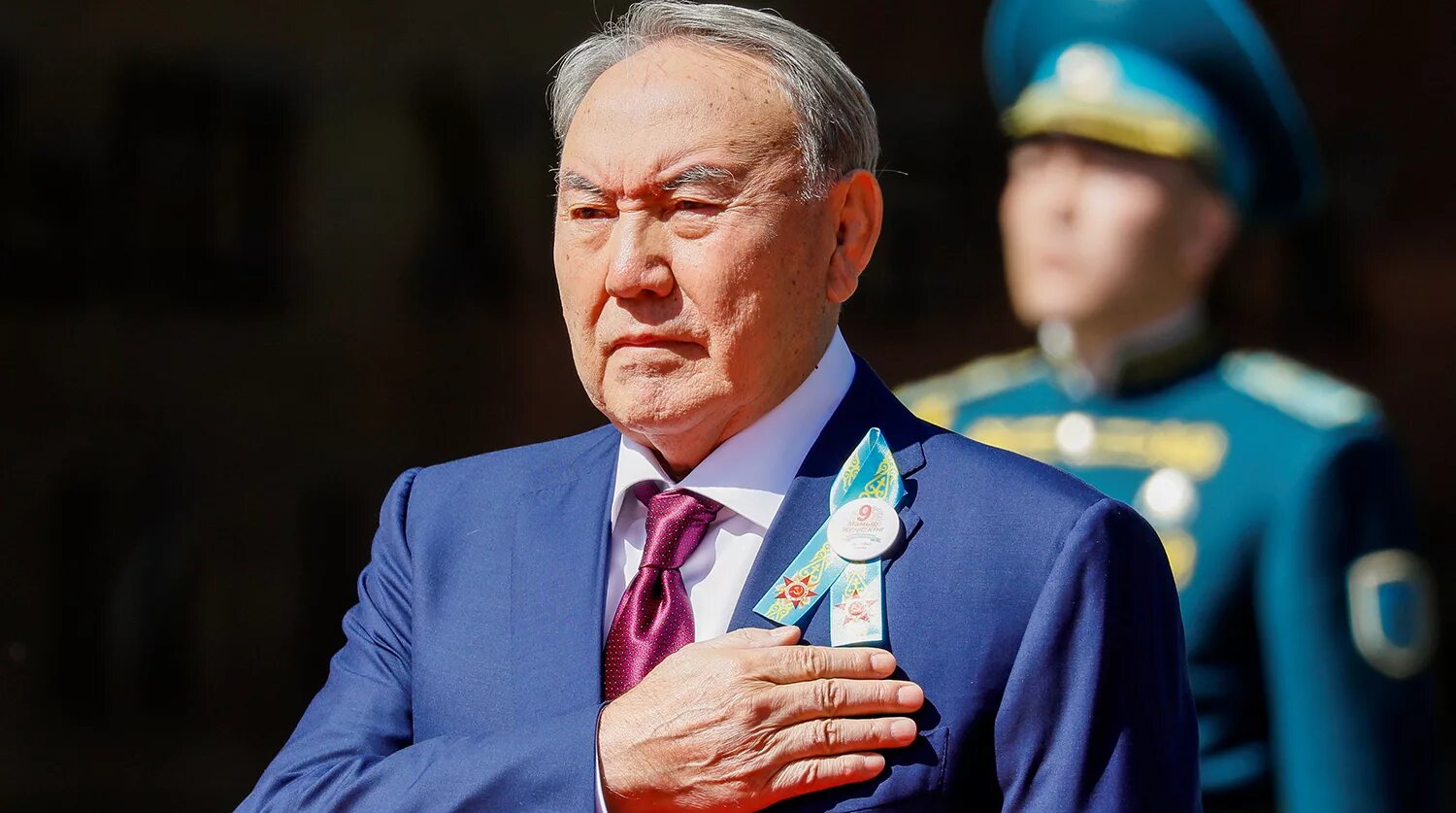 Как зовут 1 президента. Нурсултан Назарбаев.