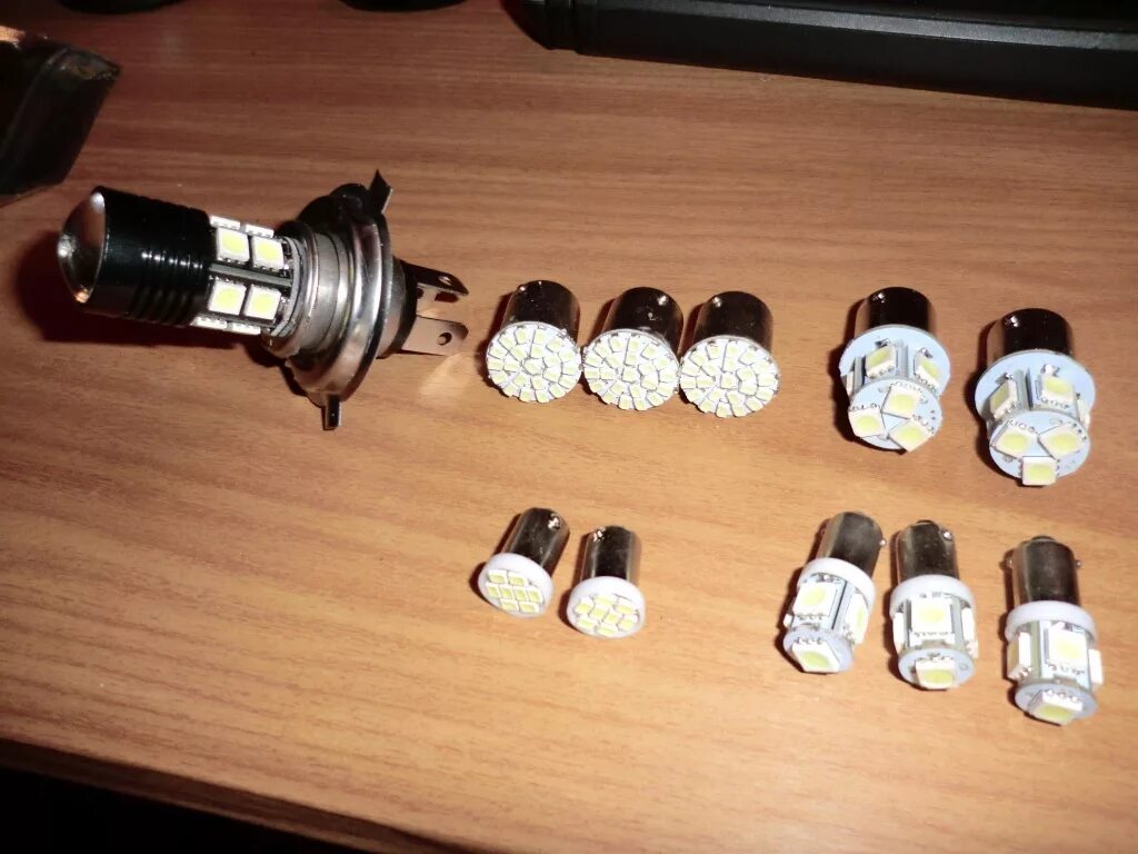 Лампа света иж планета 5. Лампа иж юпитер 5 в фару. Лампа ближнего света иж юпитер 4. Лампочки иж юпитер 5. Лампочка иж планета 5 фара.