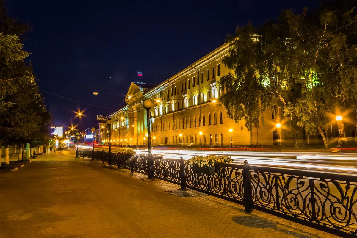 Картинку улица ленина. Томск улица Ленина. Ночной Томск проспект Ленина. Томск Ленина ночь. Проспект Ленина Томск ночью.