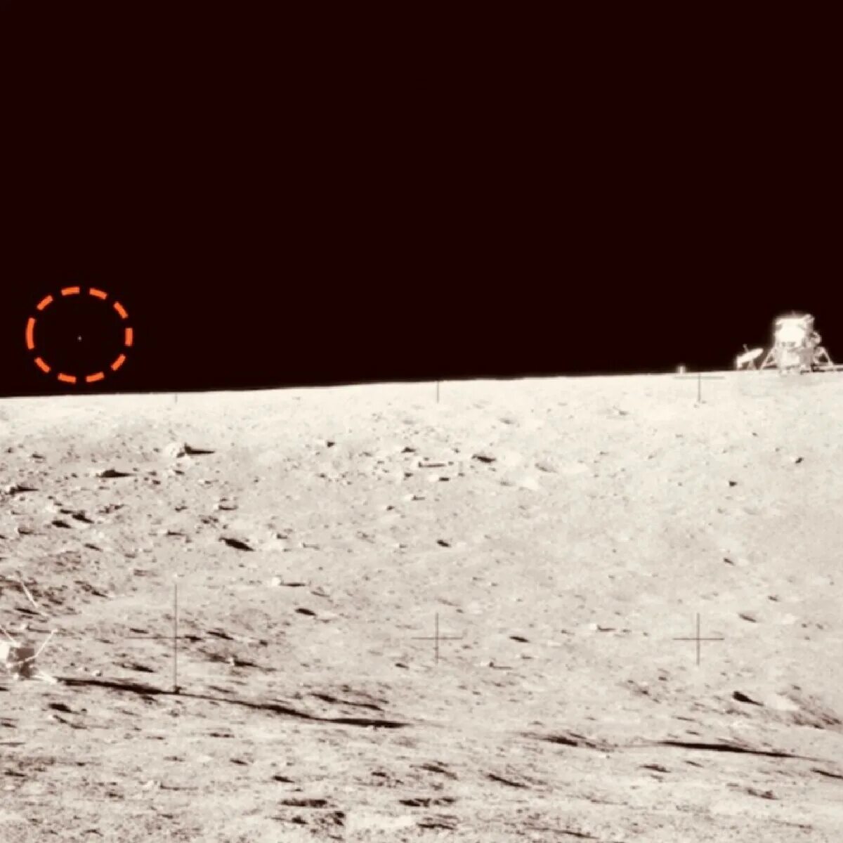 Самые объекты на луне. Объекты на луне. Рассекреченные снимки луны наса. Посидоний (лунный кратер). Снимки нло на луне.