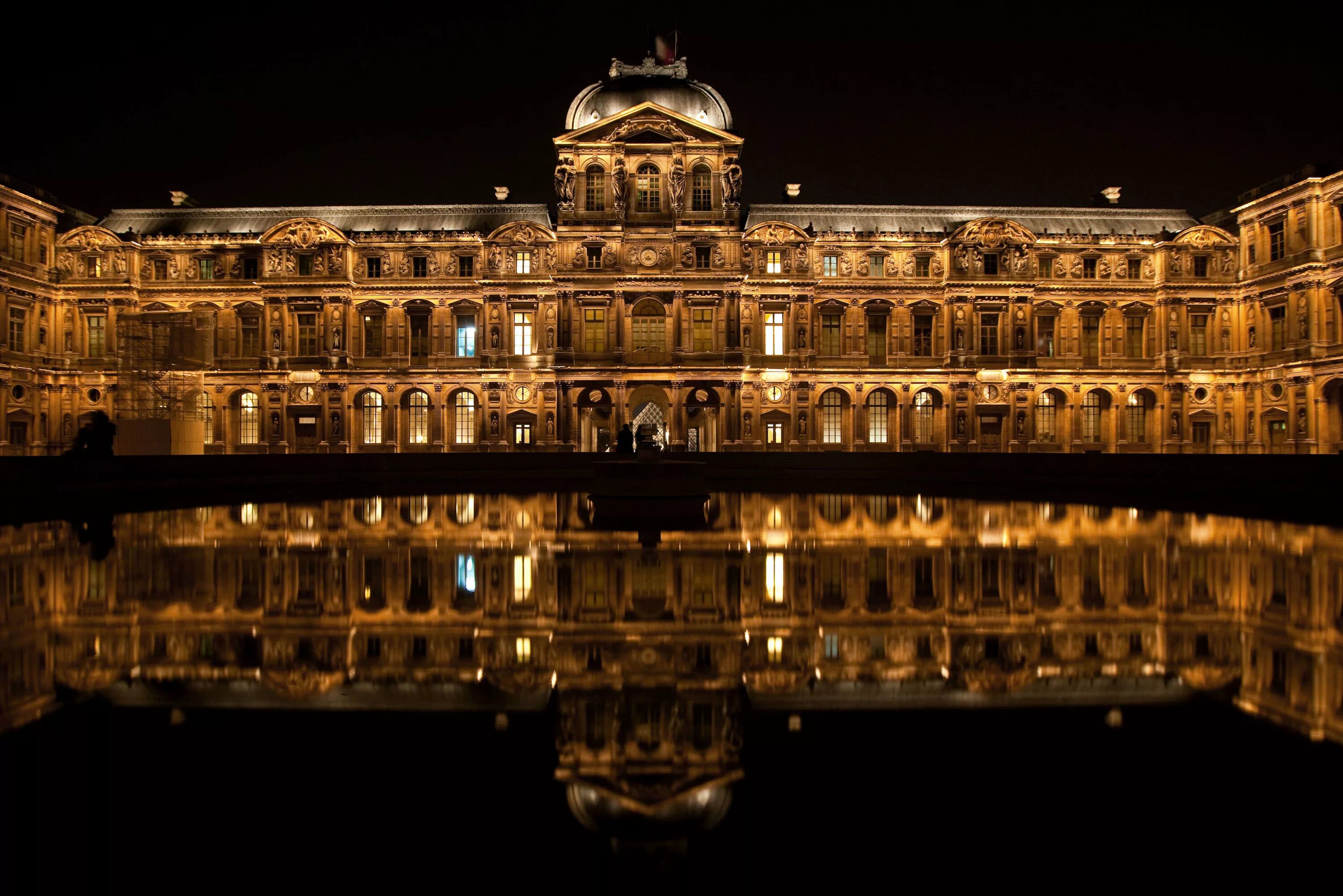 Musee louvre. Музеи. Лувр. Париж. Луврский дворец Франция. Парижский музей Лувр. Париж достопримечательности Лувр.