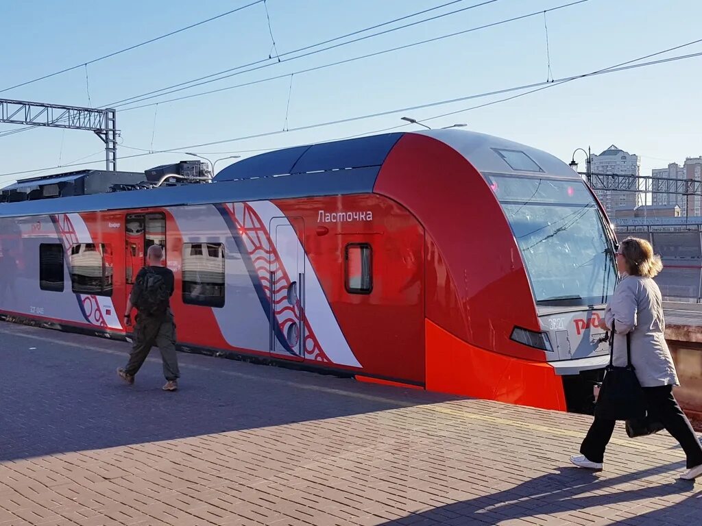 поезд 030с премиум москва новороссийск. поезд ласточка новороссийск. электровоз сапсан. москва краснодар 030с премиум. скоростной электропоезд ласточка.