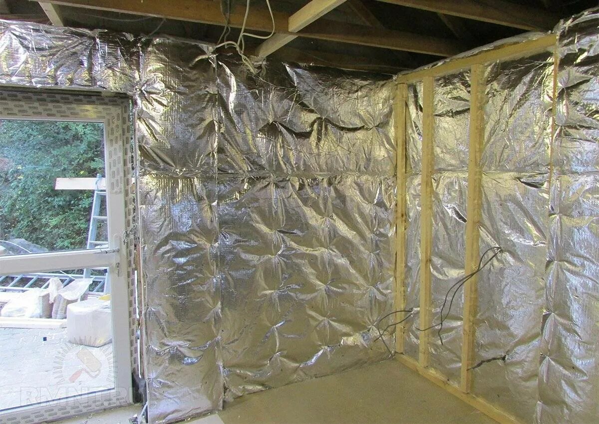Утепление стен минватой внутри помещения. Пенофол минвата. Фольгированная теплоизоляция для наружных стен. Теплоизоляция для стен изнутри.