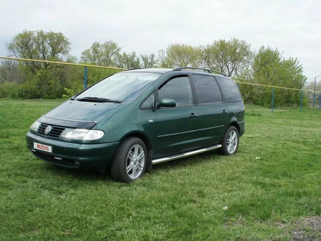 Фольксваген шаран 1 поколение. Volkswagen Sharan i 1998. Фольксваген Шаран 1998. Volkswagen Sharan 1998 г. Volkswagen Sharan 1998 года.