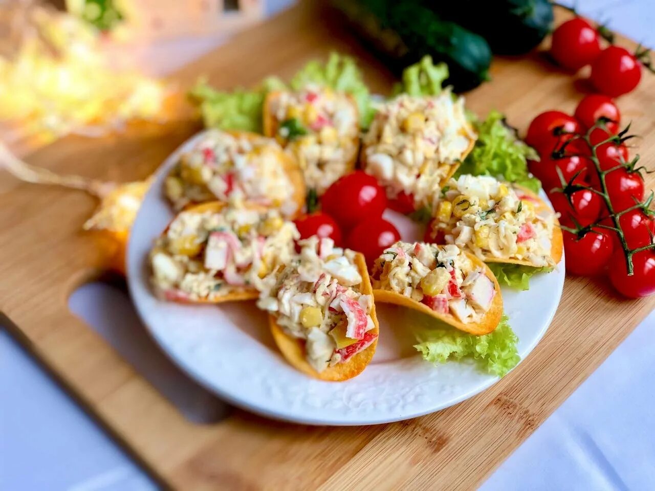 закуска на чипсах. рецепт закуски с чипсами с фото. рецепт закуски с чипсами с фото. салат на чипсах принглс с крабовыми палочками. рецепт закуски с чипсами с фото.