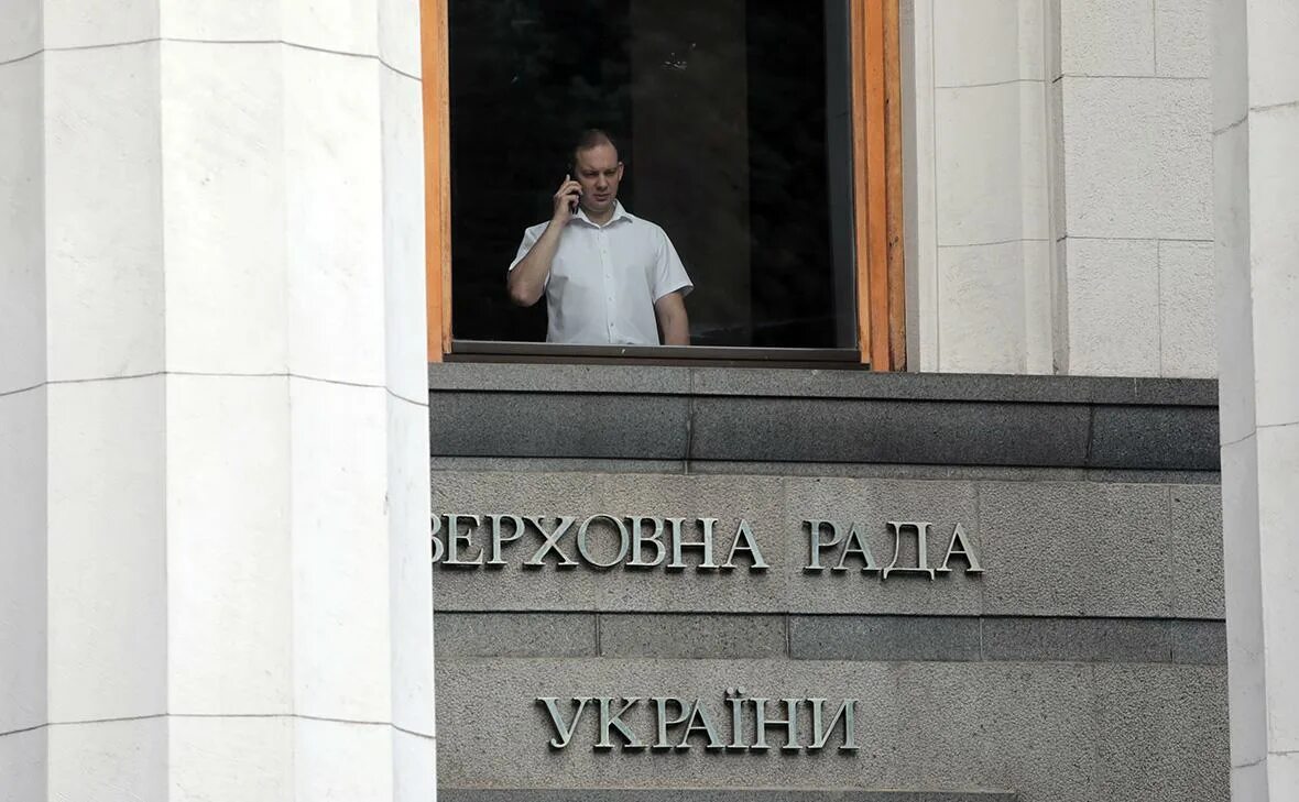 Верховная рада запрет упц. Верховная рада запрет упц. Потоп в храме христа спасителя. Верховная рада. Митрополиты русской православной.