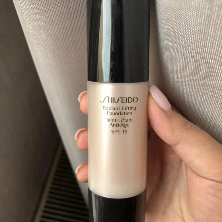 Тональный крем Shiseido Radiant Lifting. Shiseido Synchro Skin Radiant Lifting Foundation 230. Shiseido Radiant Lifting оттенки. Шисейда Радиан лифтинг оттенки.