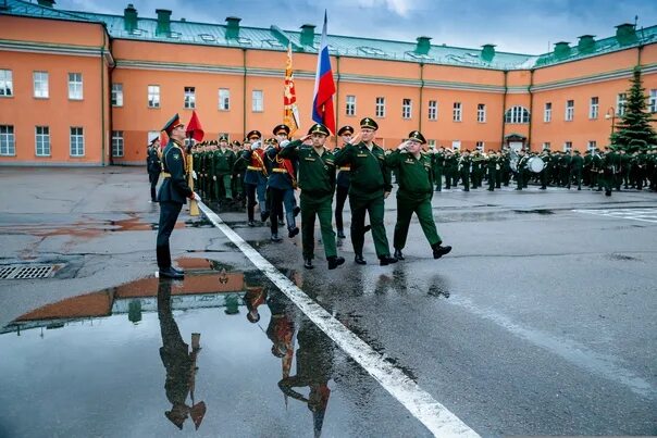 154 комендантский преображенский полк. 154 ОКПП Москва. 154 Отдельный Комендантский Преображенский полк. Комендантский Преображенский полк кивер. 154 Пол Преображенского полка Москва.