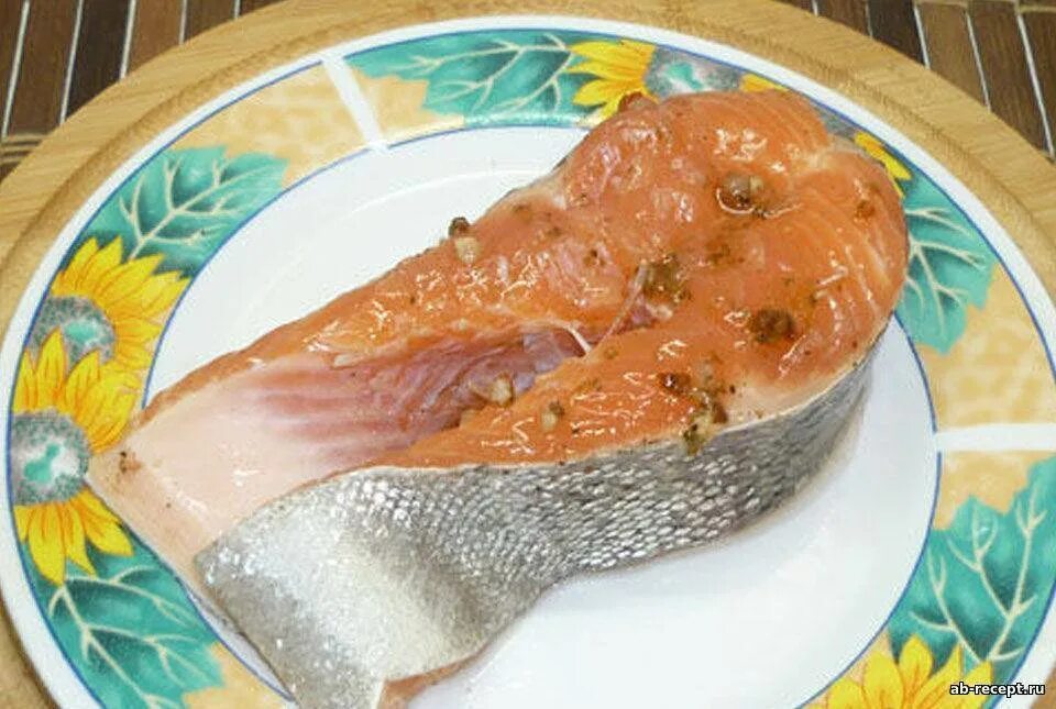 Посолить форель в воде. Форель соленая в домашних. вкусный посол форели. форель в рассоле. соленая форель в рассоле.