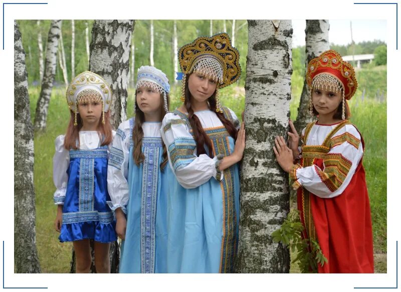 Русский народ девушки. Русский народный костюм с кокошником. девочка в руском костюме. русский костюм для девочки. девушка в сарафане и кокошнике.
