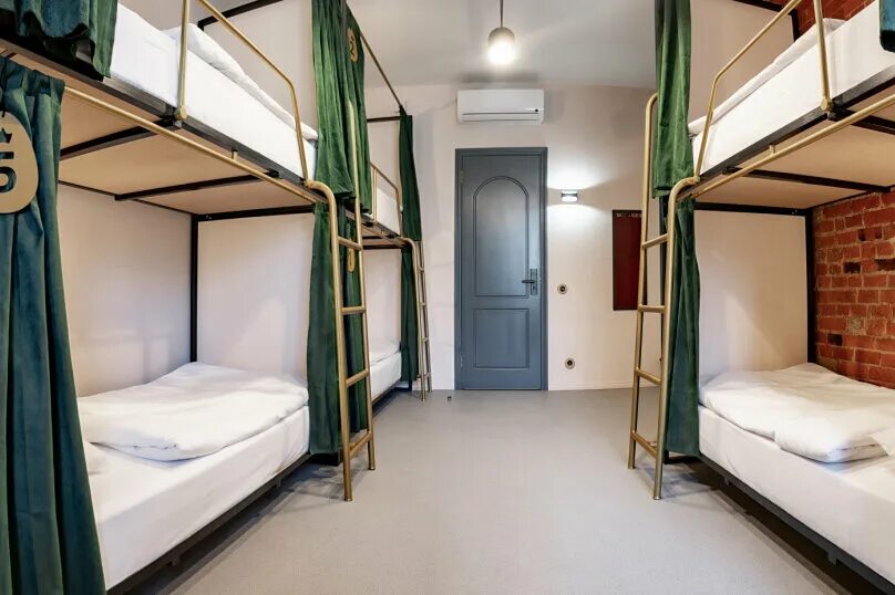 Строуберри дак хостел москва. Strawberry duck хостел москва. Хостел duck. Хостел strawberry duck st. Strawberry duck хостел москва.