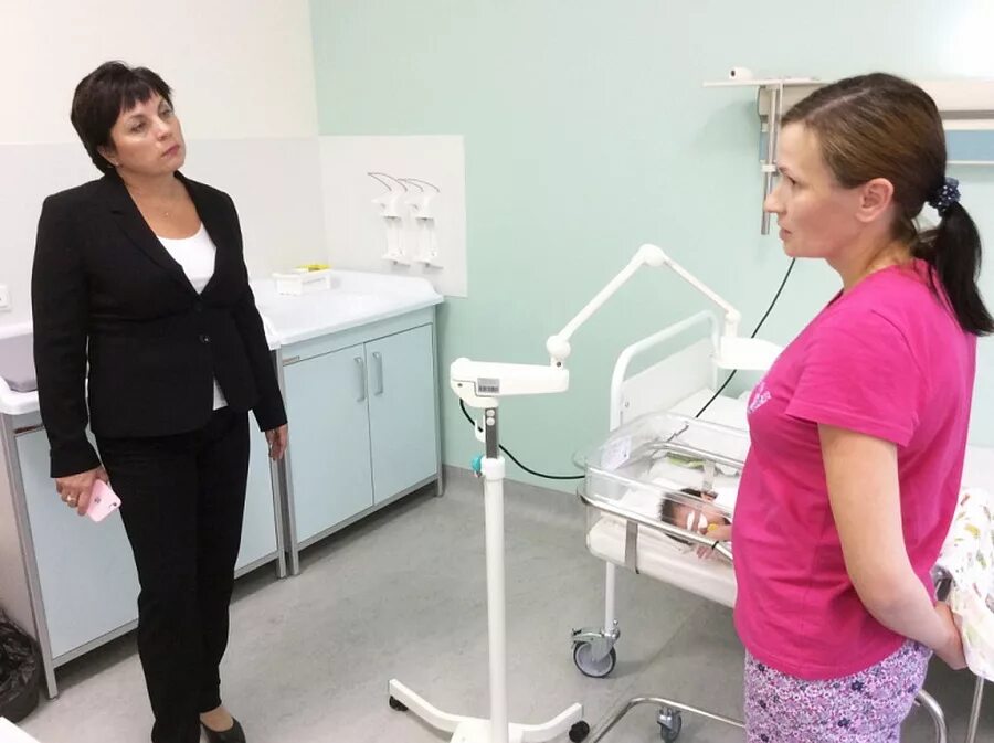 акушер гинеколог перинатальный центр киров. перинатальный центр прием гинеколога. перинатальный центр врачи гинекологи. старшая медсестра акушерка в перинатальном центре воронеж. опарина юлия михайловна.