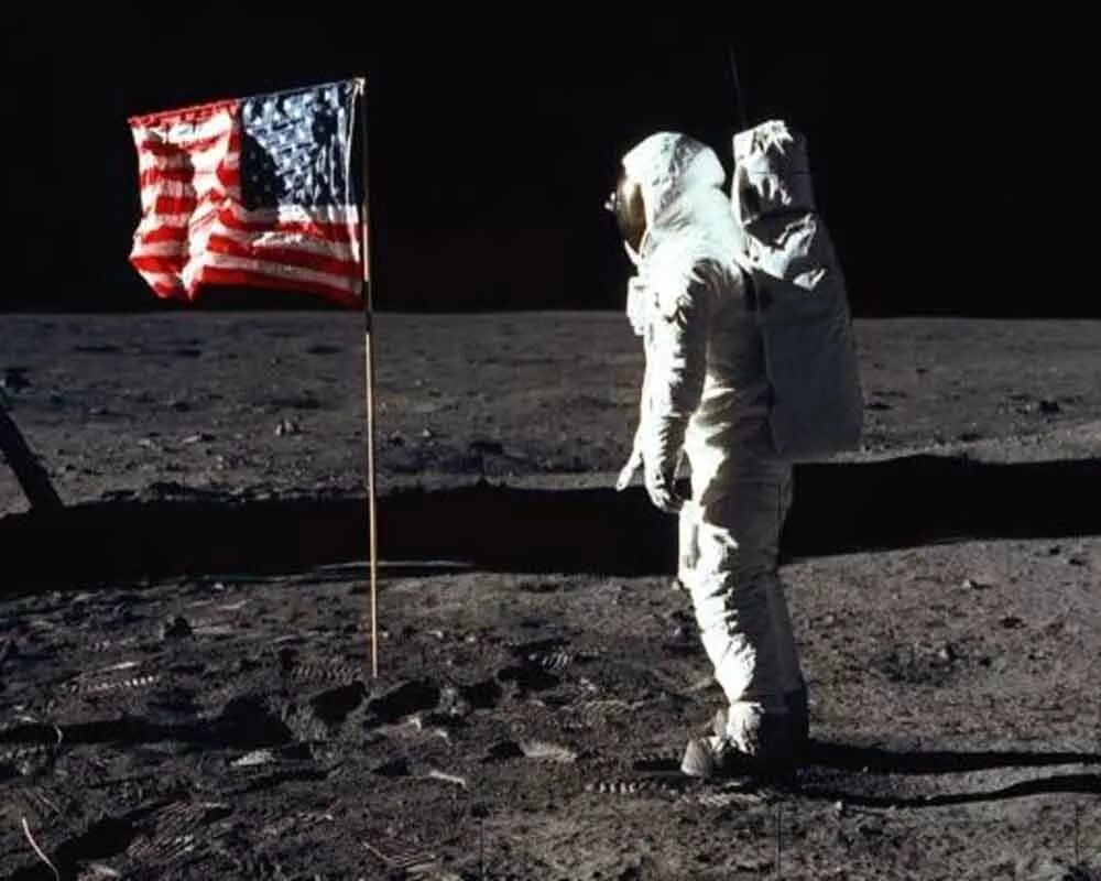 Армстронг первый на Луне. Луна лет сша