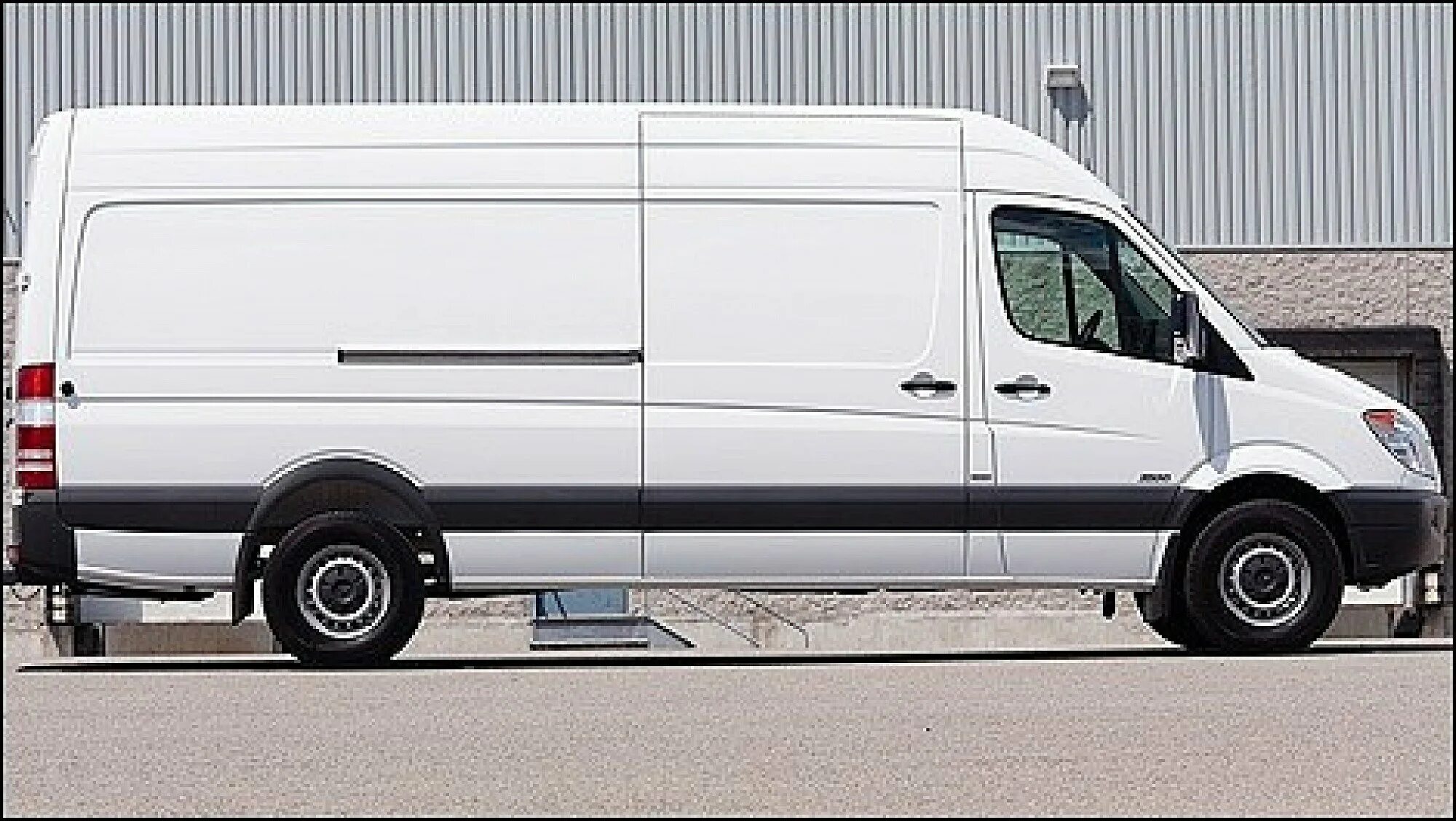 Длинный спринтер. Mercedes-Benz Sprinter 2500. Мерседес Спринтер 906 грузовой. Мерседес Спринтер грузовой фургон. Мерседес Бенц Спринтер грузовой фургон.