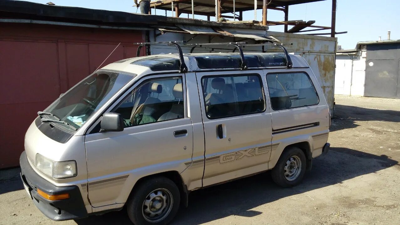 Купить таун айс в новосибирске. Toyota Lite Ace. Toyota Lite Ace 1987. Toyota Town Ace 1987. Тойота Таун айс 1987.