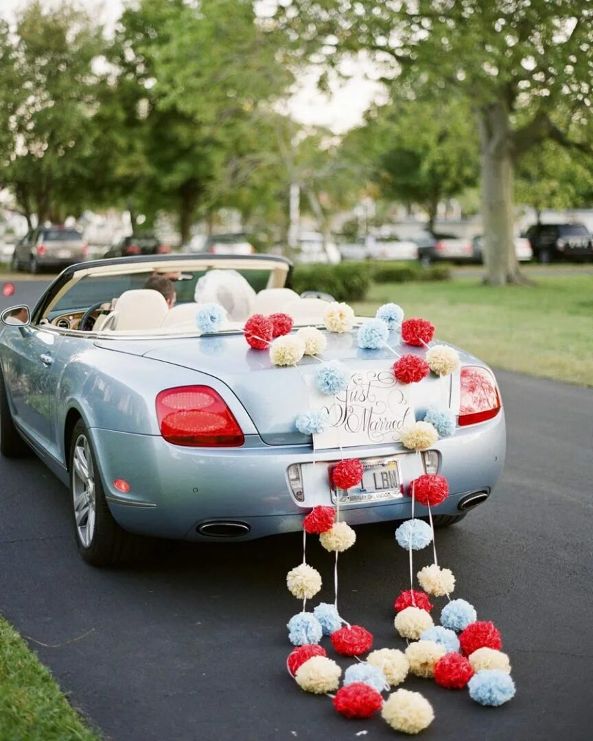 Украсить автомобиль. Свадебная машина. Украшения на машину. Украшение свадебного автомобиля. Необычное украшение свадебной машины.