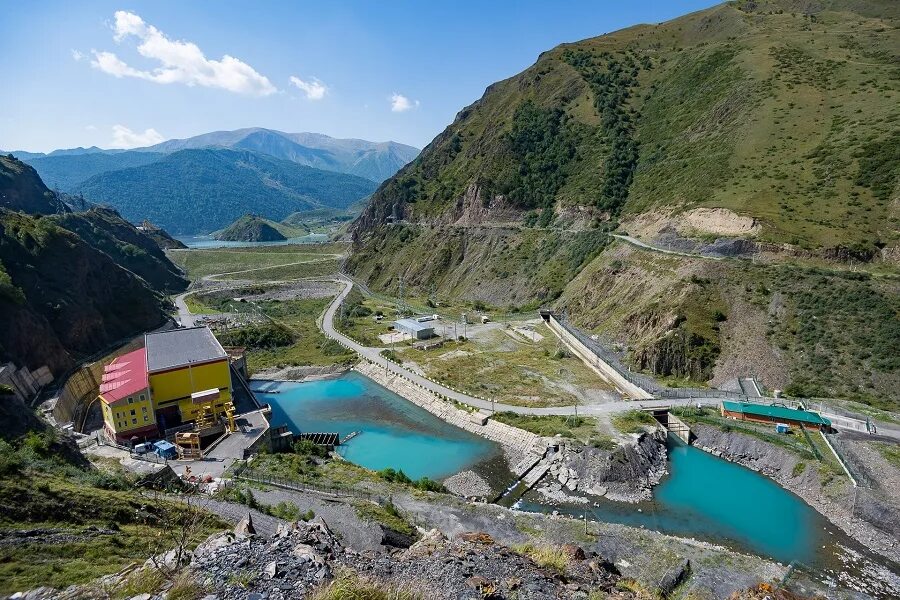 Зарамагскую гэс. Зарамагское водохранилище северная осетия. водохранилище зарамагской гэс. зарамагские гэс владикавказ. головная гэс зарамагского каскада.