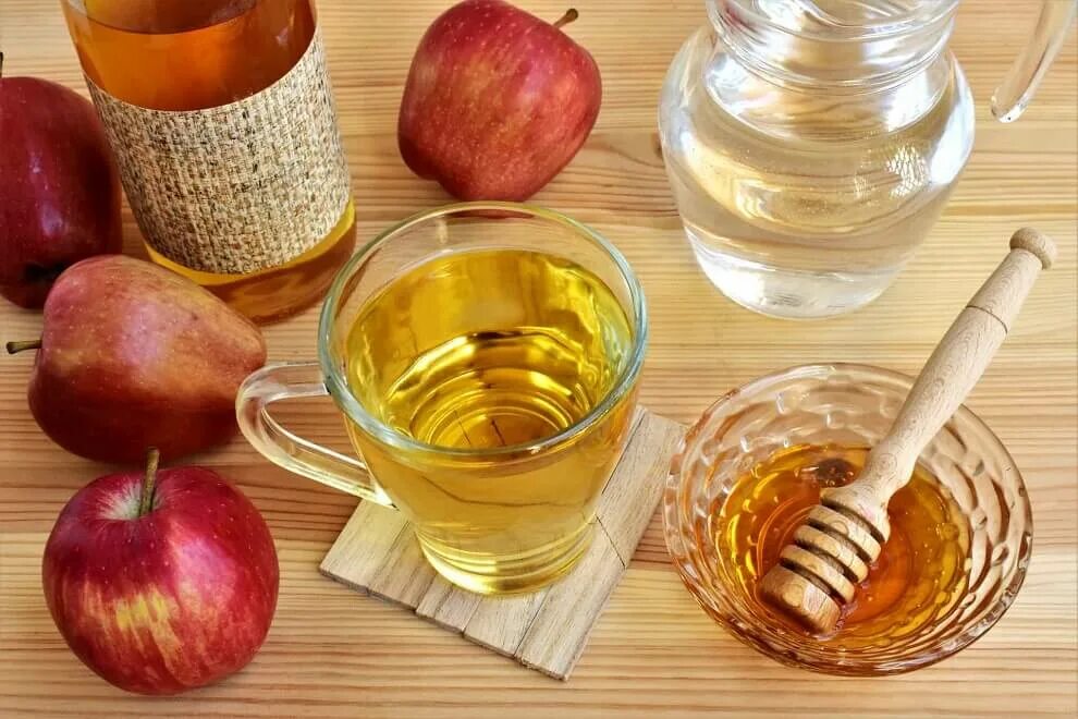 Добавить ароматны. Мед и уксус. Яблочный напиток с медом. Яблочный уксус. Мэд с яблочным уксусом.