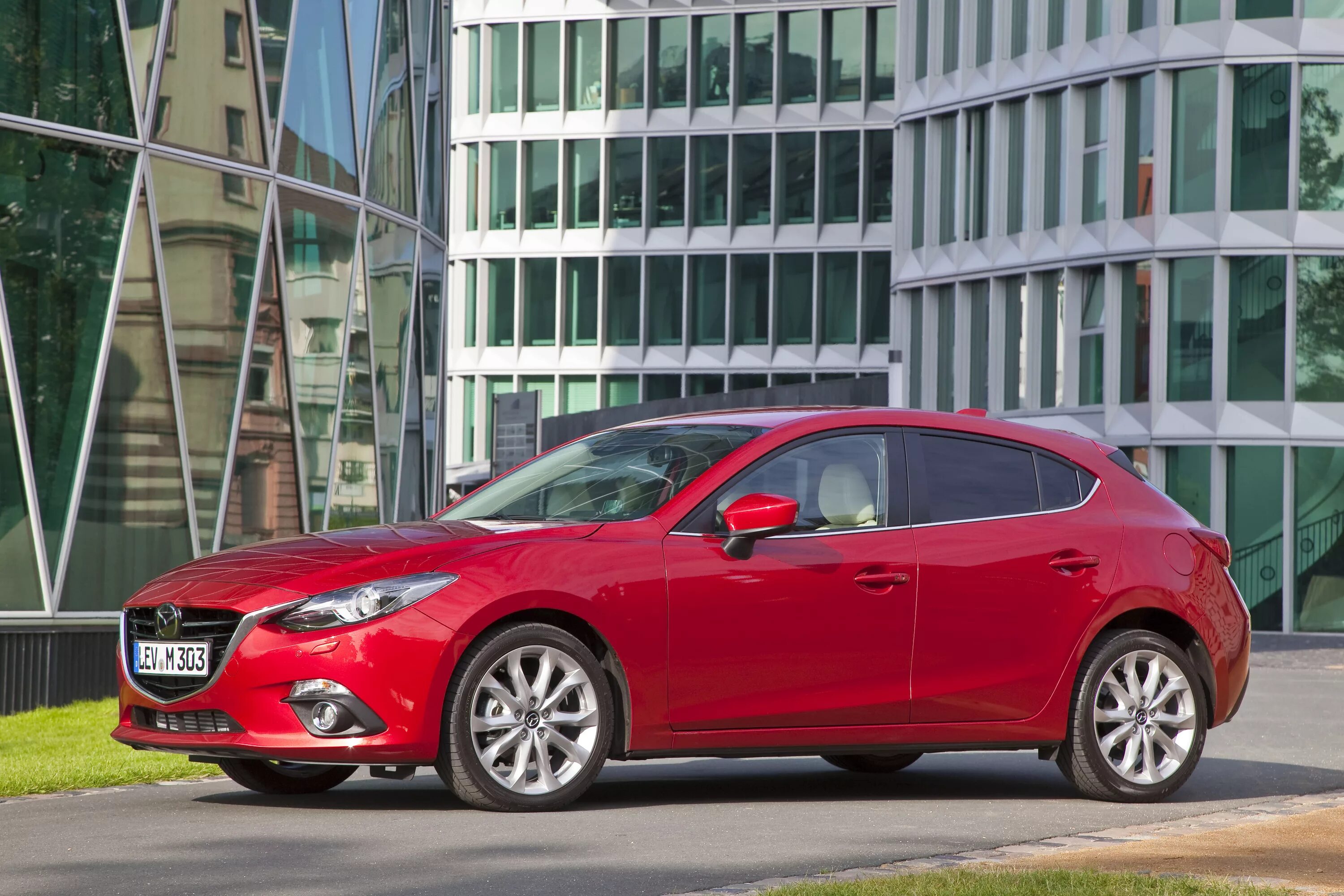 Mazda 3 Hatchback 2014. Мазда 3 скайактив 1.5. Мазда 3 хэтчбек 2013. Мазда 3 хэтчбек 2014.